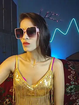 royeoy22 online show from March 18, 10:40 am