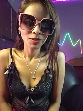 royeoy22 online show from April 10, 9:47 am