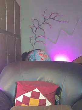 royeoy22 online show from April 19, 5:18 am