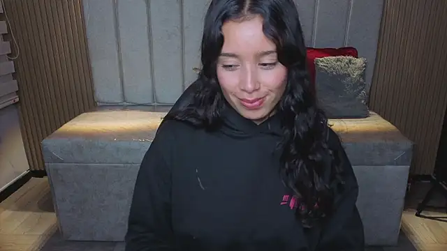  Mia Evans 1 online show from February 7, 7:39 pm