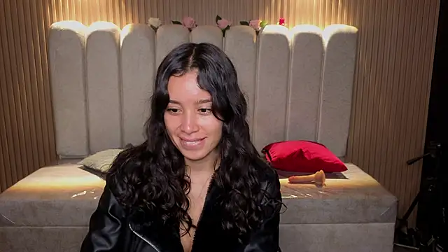  Mia Evans 1 online show from March 8, 2:10 pm