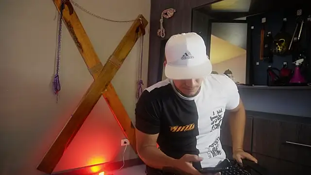 Snapshot of massimo_vidal_ chatting on September 15, 2:50 pm massimo vidal online show from September 15, 2:50 pm