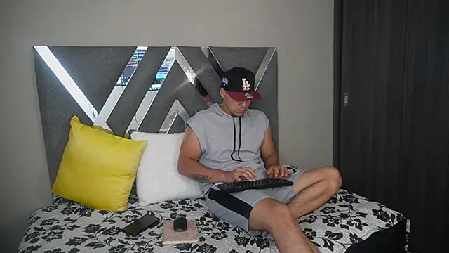 Snapshot of massimo_vidal_ chatting on September 23, 12:08 pm massimo vidal online show from September 23, 12:08 pm