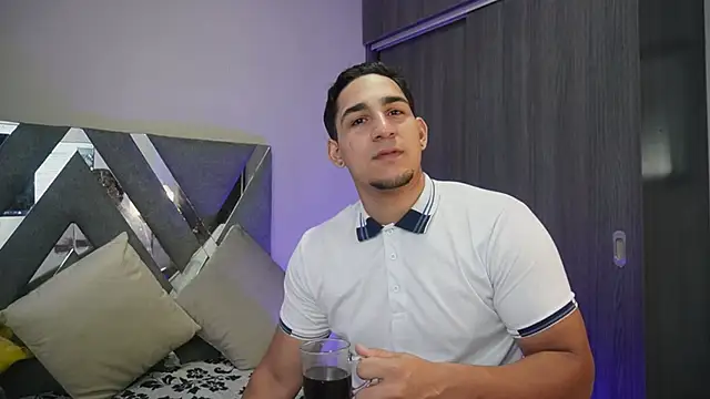 Snapshot of massimo_vidal_ chatting on September 27, 3:11 am massimo vidal online show from September 27, 3:11 am