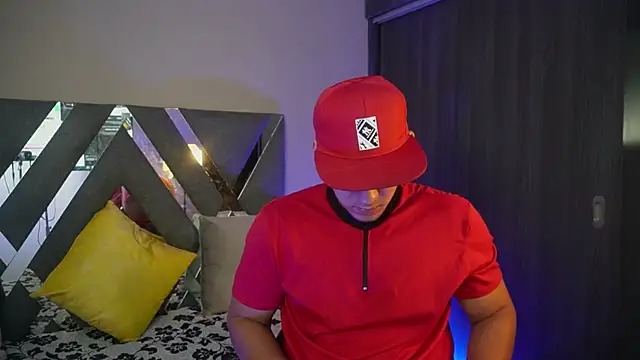 Snapshot of massimo_vidal_ chatting on September 28, 3:01 am massimo vidal online show from September 28, 3:01 am