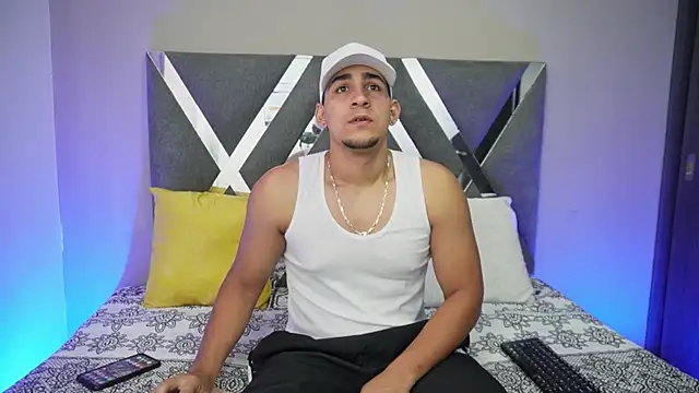 Snapshot of massimo_vidal_ chatting on October 7, 12:57 pm massimo vidal online show from October 7, 12:57 pm