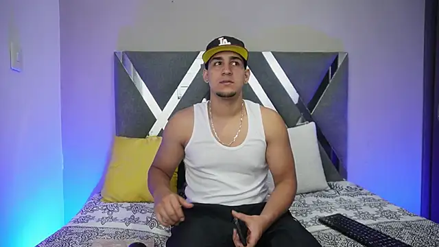 Snapshot of massimo_vidal_ chatting on October 11, 2:55 am massimo vidal online show from October 11, 2:55 am