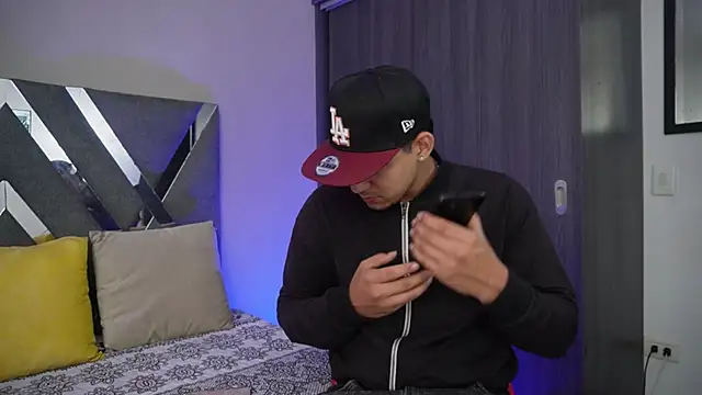 Snapshot of massimo_vidal_ chatting on October 13, 1:00 pm massimo vidal online show from October 13, 1:00 pm