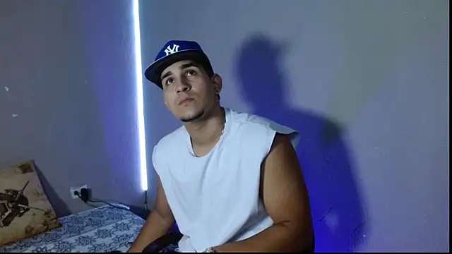 Snapshot of massimo_vidal_ chatting on November 14, 11:35 pm massimo vidal online show from November 14, 11:35 pm