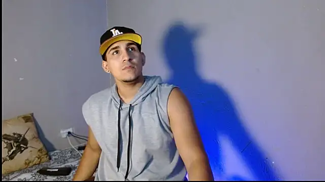 Snapshot of massimo_vidal_ chatting on November 16, 2:39 am massimo vidal online show from November 16, 2:39 am