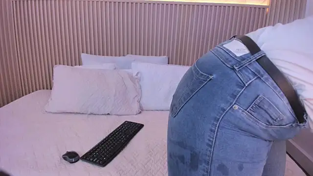 Liss-Reyes online show from February 11, 11:59 am