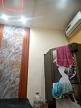 Snapshot of SaraBust chatting on October 20, 2:39 pm SaraBust online show from October 20, 2:39 pm