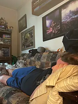 Stephanie1984 online show from April 2, 4:43 am