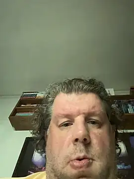 Stephanie1984 online show from April 18, 3:32 am