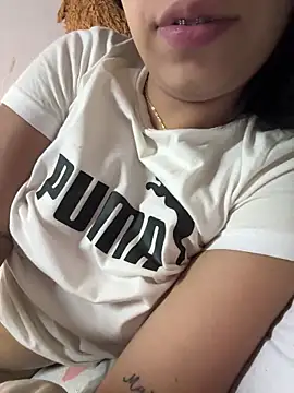 lulizoee online show from April 8, 5:35 pm