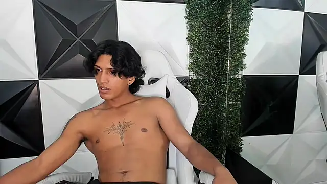 bull cam online show from November 17, 6:24 pm