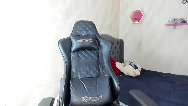 bull cam online show from November 19, 4:40 pm