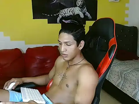 bull cam online show from November 29, 3:59 pm