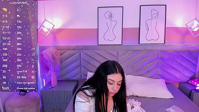 Snapshot of Mia_Valentine_ chatting on October 9, 8:40 pm Mia Valentine online show from October 9, 8:40 pm