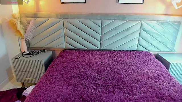 Mia Valentine  online show from February 28, 7:04 pm