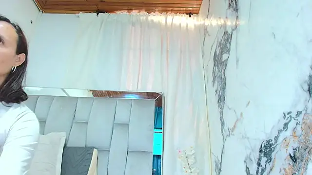 Snapshot of maraa_X chatting on April 27, 12:14 pm maraa X online show from April 27, 12:14 pm