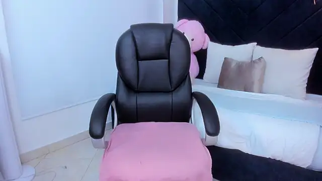 kate lua online show from November 24, 11:54 am