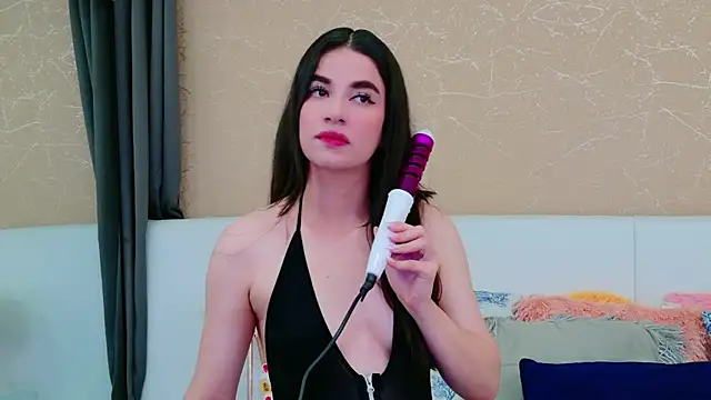 Snapshot of MiaDunoff chatting on November 17, 9:09 pm MiaDunoff online show from November 17, 9:09 pm