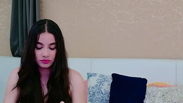 MiaDunoff online show from April 4, 10:29 pm