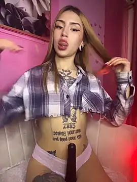 Snapshot of PrettyAshley_ chatting on December 2, 9:54 pm PrettyAshley online show from December 2, 9:54 pm