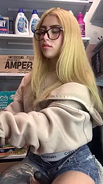 PrettyAshley  online show from July 6, 8:55 pm