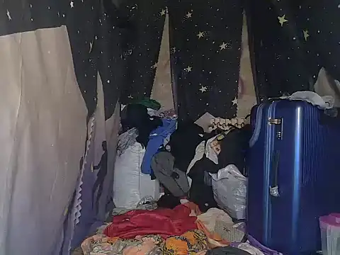 Snapshot of Reynalda26 chatting on January 6, 6:50 am Reynalda26 online show from January 6, 6:50 am