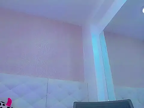 Snapshot of hanna_sweett34 chatting on October 24, 5:26 am hanna sweett34 online show from October 24, 5:26 am