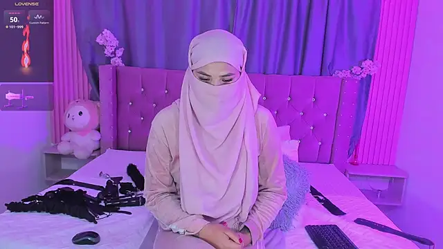 Nayla-Mouna online show from April 23, 8:02 am