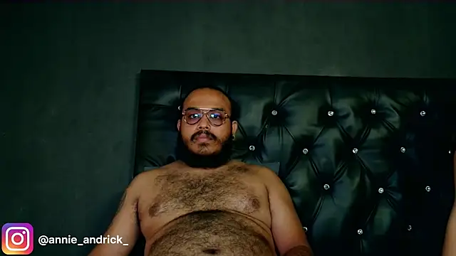  leda swan  online show from December 14, 3:28 pm