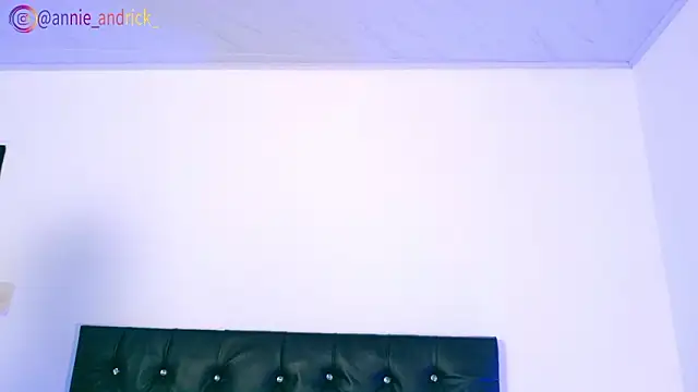  leda swan  online show from February 26, 1:10 pm