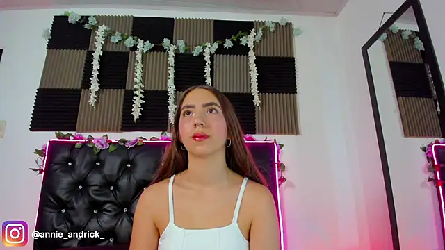  leda swan  online show from April 19, 8:02 am