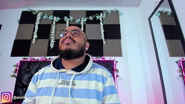  leda swan  online show from April 22, 11:12 am