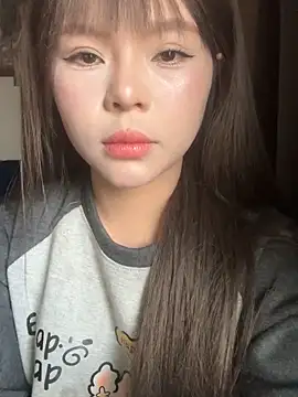 Snapshot of SarahBeii chatting on December 22, 3:03 am SarahBeii online show from December 22, 3:03 am