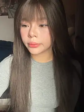 Snapshot of SarahBeii chatting on February 2, 3:49 am SarahBeii online show from February 2, 3:49 am