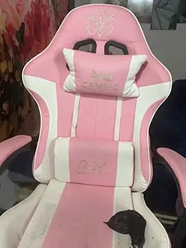 Snapshot of SarahBeii chatting on February 19, 3:24 am SarahBeii online show from February 19, 3:24 am