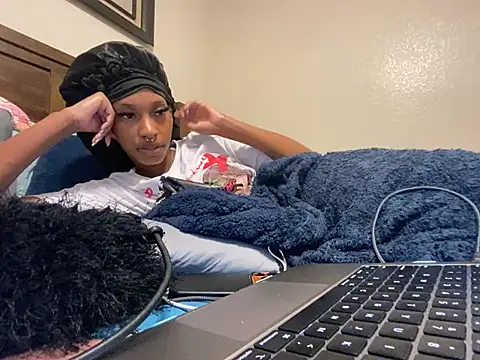 Brooke012 online show from April 2, 9:56 pm