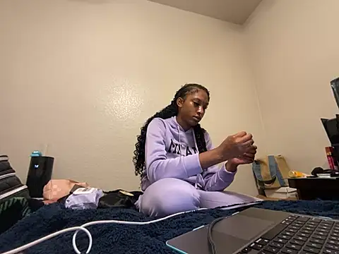 Brooke012 online show from April 4, 9:01 pm