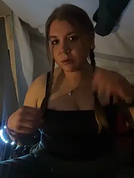 Snapshot of adventuresinsky chatting on November 8, 4:56 am adventuresinsky online show from November 8, 4:56 am