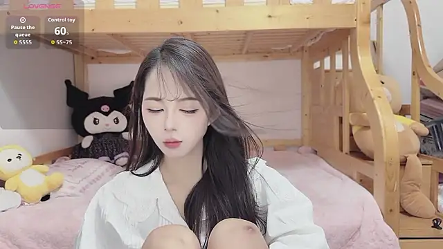 Sue101010 online show from September 24, 7:44 am