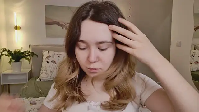 Lina Glow online show from February 15, 7:05 am