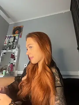 LittleFox    online show from April 18, 7:23 am