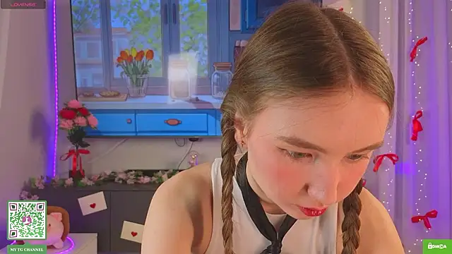 ElfredaTupy online show from March 15, 7:09 pm