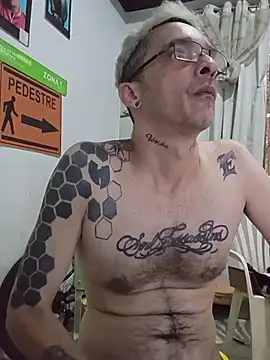 dinho carioca online show from February 9, 3:38 pm