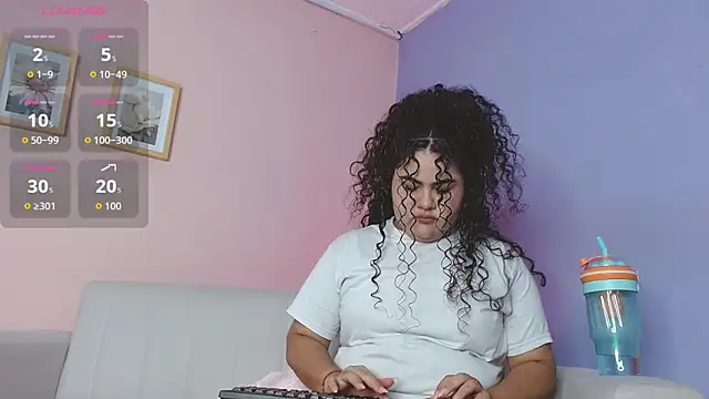 lourdes moon22 online show from October 9, 1:09 pm