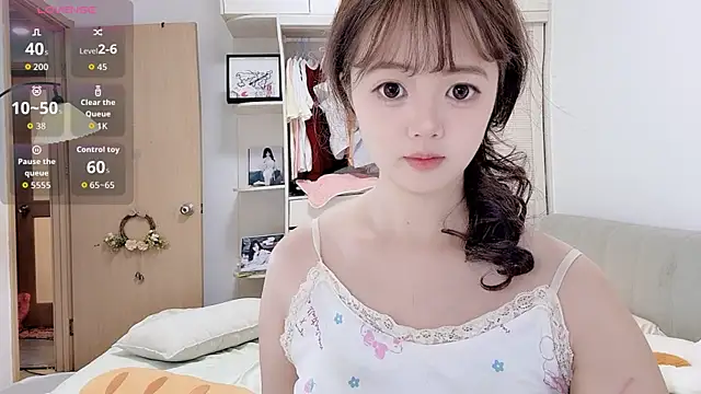 Snapshot of DDDDDoremi chatting on September 23, 2:03 am DDDDDoremi online show from September 23, 2:03 am